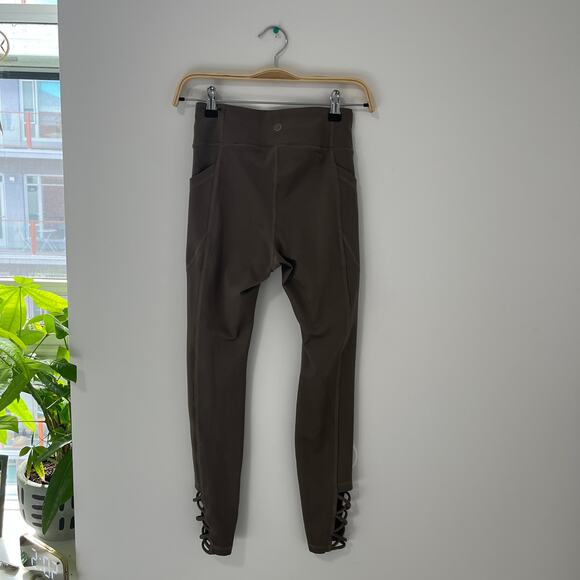 Hollister Gilly Hicks Brown Cutout Workout Leggings Size Small - Picture 4 of 6